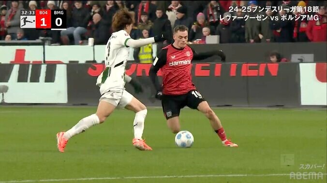 【写真・画像】脅威のバネ！ 福田師王、“超滞空”ヘディング”が話題沸騰…ブンデス王者を相手に躍動「もっと長い時間で見たい」　1枚目
