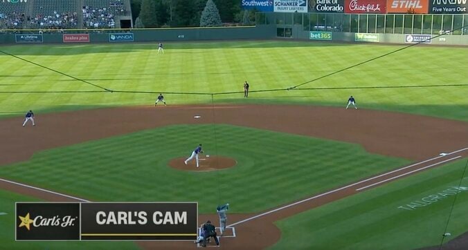 【写真・画像】あわや乱闘！問題児が“まさかの行動”「煽りすぎ」「面倒くせえw」捕手の前で“バット投げ”→一触即発の事態に「乱闘しに球場に来る男」　1枚目