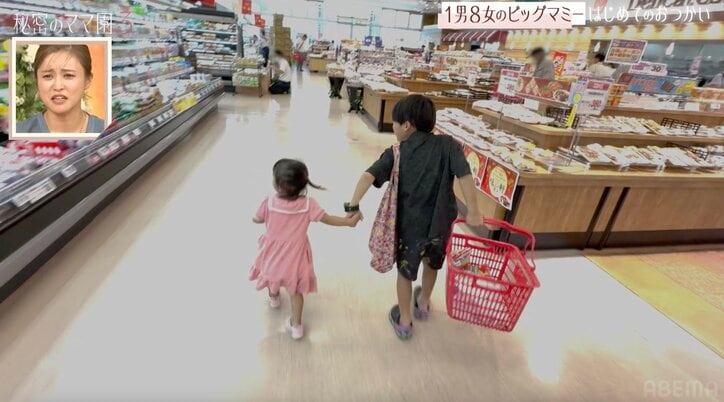 【写真・画像】“1男8女の大家族”8歳長男、2歳7女を連れおつかい“気温33度スーパまで徒歩20分の距離”に心配の声「無理よ！」　2枚目