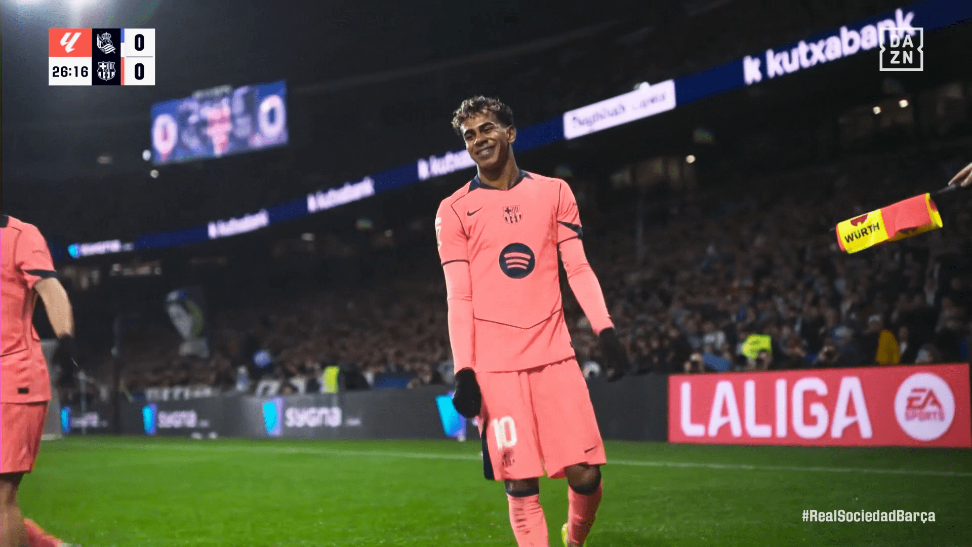 【写真・画像】「重度の肉離れか」久保建英の“担架交代”を現地メディアも悲観…ソシエダ監督は「離脱期間は分からない」と嘆き　1枚目