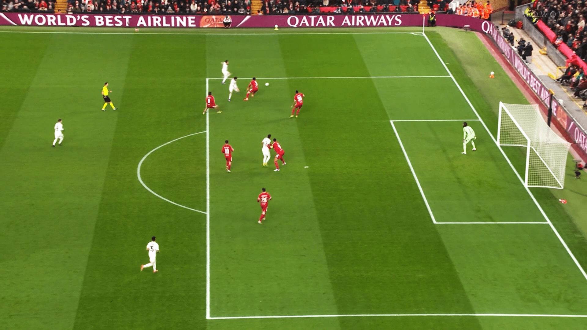 一度は振られた遠藤だが、ここから脅威的なリカバーを見せる