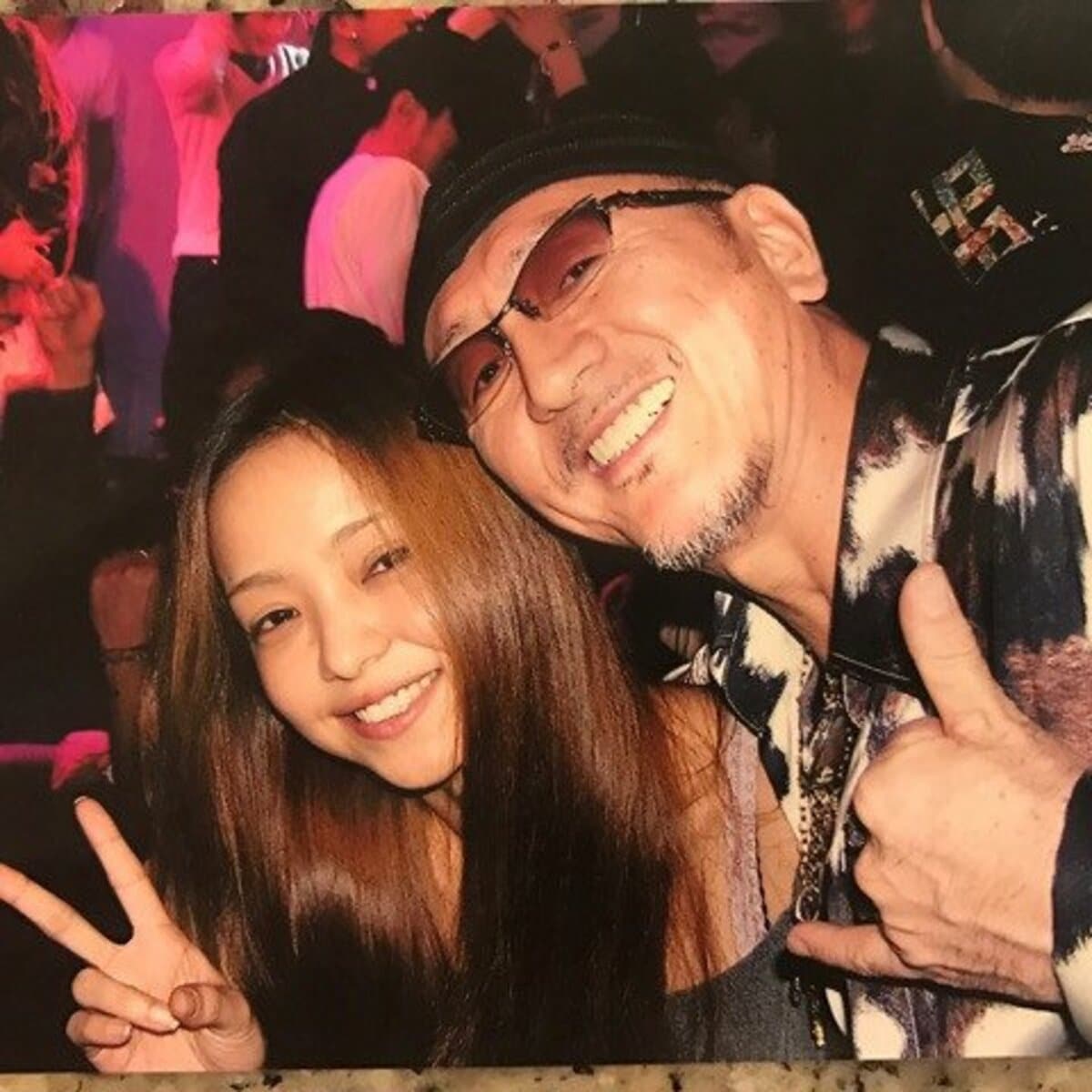 デューク更家 約10年前の安室奈美恵との2ショット公開 魅力的でオーラも半端やないな 話題 Abema Times