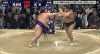 土俵下の千賀ノ浦親方、「行け！」と心の叫び　まさかの結末に貴景勝を見つめて口を真一文字