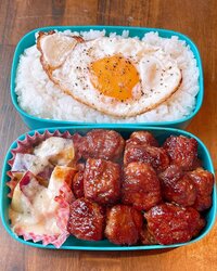 みきママ『豚ひき肉でサイコロステーキ弁当です！！』