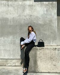 ローラ、スタイリッシュなパンツルックに「銀河系一美しい」「足長すぎ！」の声