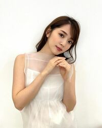 「もう天使や」「美人すぎる」鈴木愛理の真っ白なワンピースのオフショットに反響