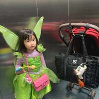 川崎希『ディズニーランドへ行く時の持ち物♡』