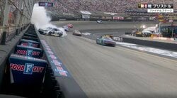 「すげえ立て直した」高速オーバル、壁スレスレで驚異のリカバリー 「凄いマシンコントロール」無傷の生還劇に称賛の声