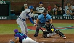 球場騒然！ 大谷翔平、目を疑う“片手変態弾”「ヤバすぎ」「人間やめたんか」軽く振って“まさかの特大飛球”「なんなんこれw」