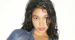 モデル・タレントとして世界的に活躍 Mayuriが魅せる競泳水着＆シャツグラビア ヤンマガWeb「NEXT推しガール！」