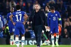 オーウェン氏、チェルシーの補強戦略を疑問視「30人も選手がいるのは…」