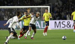 三笘薫の新相棒役･バングーナガンデ佳史扶 59分に負傷交代するも高評価だった「左サイドの連係」　将来有望な長友佑都の後継DFは代表定着なるか