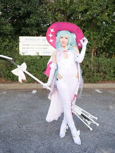 レーシングミク2024コスプレ、お気に入りポイントは白の光沢が レーシングミク2024コスプレ、お気に入りポイントは白の光沢が