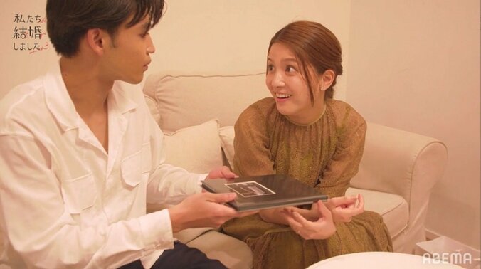 川島海荷、大粒の涙…夫婦最後の日に年下夫から愛情あふれるプレゼント、三浦翔平も「結婚してくれ！」懇願『私たち結婚しました3』最終回 3枚目