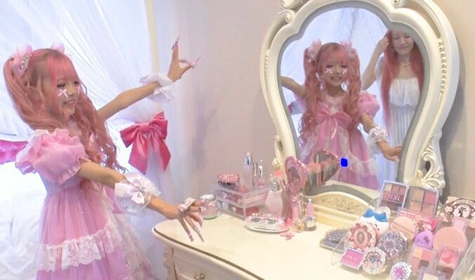 【写真・画像】姫ギャル小学生、メイク用品はシャネルを愛用「美容・洋服代は月10万円」　2枚目