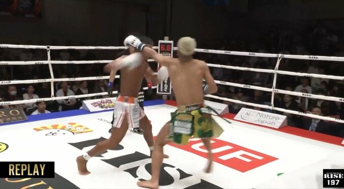 「はやっ」グラドルも驚愕の秒殺KO 「ちょっとこれはスゴイ」実況も苦笑い 4枚目