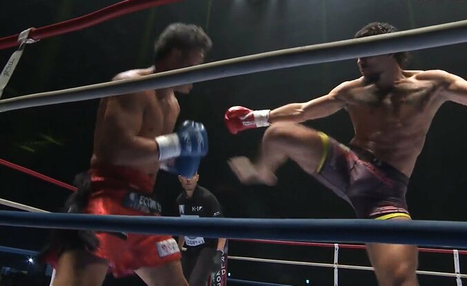 【写真・画像】右ハイで“立ったまま”失神させる衝撃KO 「34戦無敗、30KO」のファイターに戦慄走る　1枚目