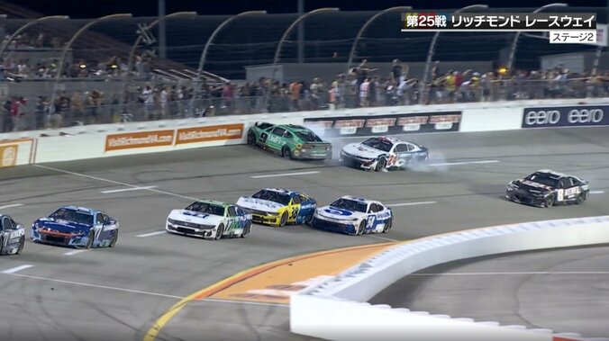 「何が起きたか全くわからなかった」多重クラッシュにドライバー“呆然” 「まさかショートオーバルでビッグワンとは」ファンも騒然/NASCAR 3枚目