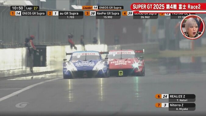 ZとZがまさかの“接触” 痛恨の5秒加算…コース外“押し出し”に「闘志むき出し最高でした」「両者一歩も引かないバトル」 2枚目