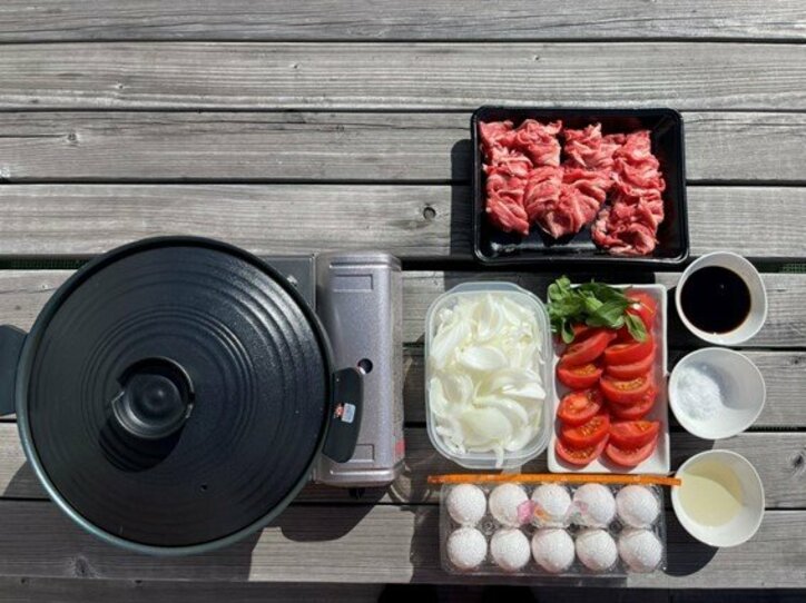 ABEMAのアニメ局スタッフが「ゆるキャン△」キャンプご飯に挑戦してみた「世紀の大発明では!?」/トマトすき焼き編