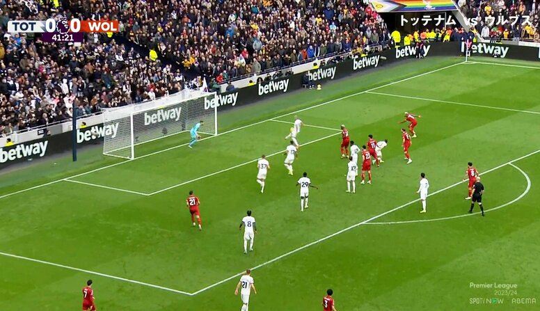 「なぜ触った…」悪童ストライカーが痛恨の判断ミス→CKから失点で批判殺到！「いらないタッチ」「ディフェンスさせるの怖い」などリシャルリソンに辛辣な声