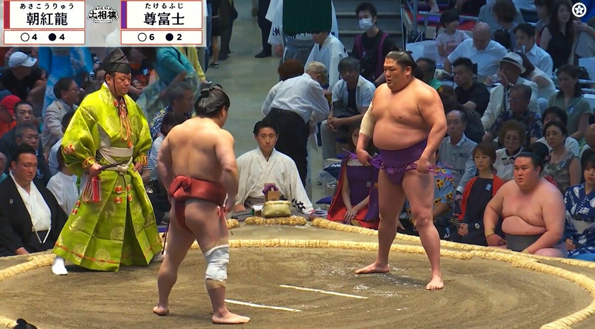 大相撲 砂かぶり 席 の 女性 今日