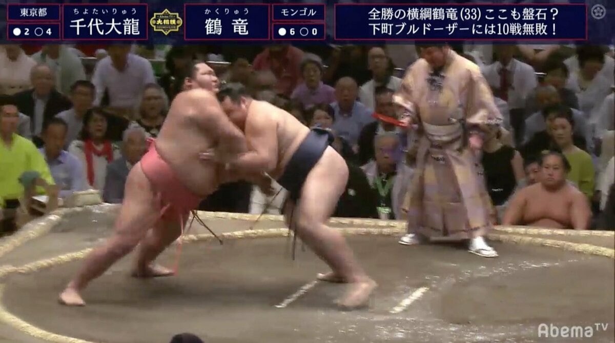 相手を突き刺す立ち合いの角度 鶴竜が横綱相撲で無傷の7連勝 栃ノ心と 