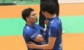 男子バレーで胸ぐらを掴んで… 日本代表選手が味方のエースに手荒すぎる祝福
