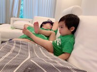 アレクサンダー『子育てて、、、疲れるな、、、笑』