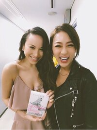 道端アンジェリカ、夫の友人・SHINeeメンバーと3ショット　意外な交流関係に「羨ましい」の声