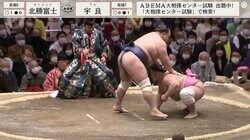 人気力士の立ち合い不成立で見せた礼儀正しい姿に視聴者ほっこり「宇良かわいいw」「優しい顔」