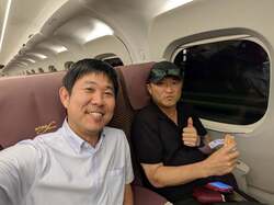 武田修宏、新幹線で“偶然遭遇”した人物との2ショット公開「いつも気遣いを忘れない素敵な方」