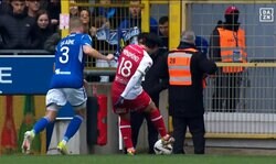 「細かい所まで上手い」南野拓実が華麗テクニックを炸裂！ 難局の足裏ボールキープ→ワンタッチをもぎ取った瞬間にファン歓喜「グッジョブ」