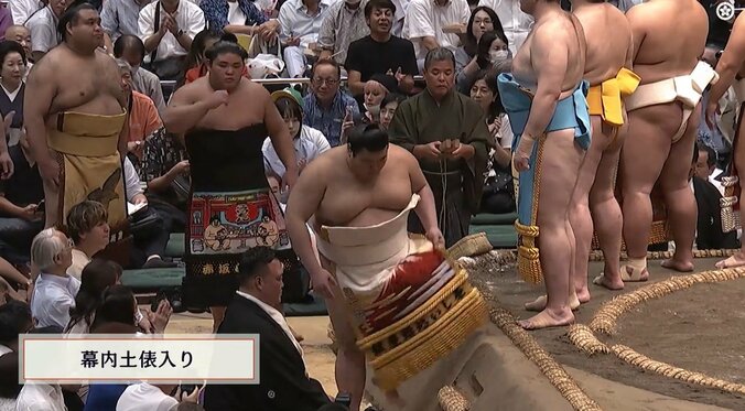 伯桜鵬の化粧まわしに脚光