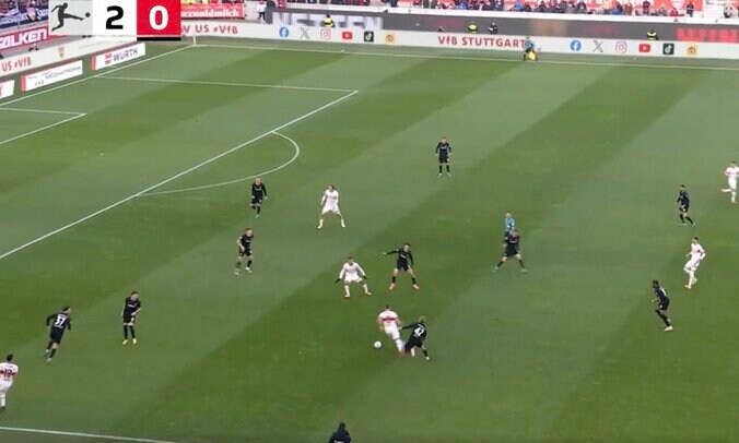 【写真・画像】「キレまくりだな」 堂安律、怒りの強烈“弾丸ミドル”が直撃！ 相手DFを吹っ飛ばす… “堂安コース”→チームに喝を入れる一撃　1枚目