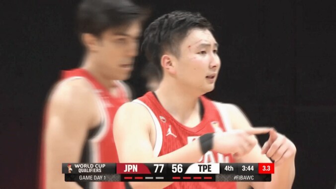 「酷い判定…」“疑惑のジャッジ”にホーバスHCが激昂！「これがゴールテンディングじゃないと？」「チャレンジ案件」ファンも騒然【バスケ日本代表】 5枚目