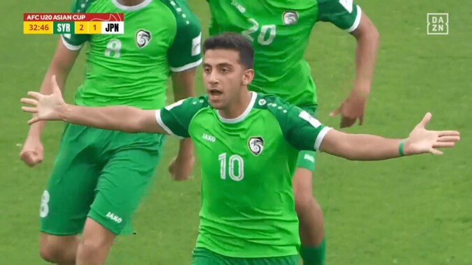 U-20日本代表が唖然…シリア10番の“理不尽ゴラッソ”が衝撃すぎた瞬間「ロケットや」「さすがにノーチャンス」【U20アジアカップ】 4枚目