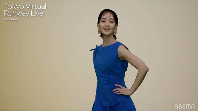 剛力彩芽、バーチャルランウェイを颯爽と闊歩！とびきりの笑顔振りまく【TVRL】 1枚目