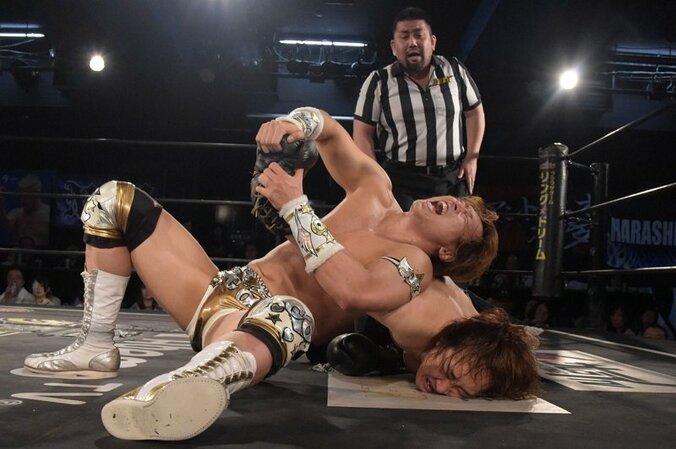 「国技館をダンスホールにしてやる！」　DDTの“バラエティ班”平田、男色ディーノも撃破して快進撃 2枚目