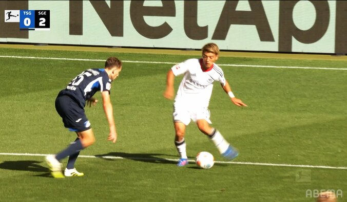 【写真・画像】スタジアム騒然！ 堂安律、50m爆速スプリント→完璧ゴール「嗅覚が爆上がり」「ちゃんと走ってるから点が取れる」移籍後初の１試合２得点　1枚目