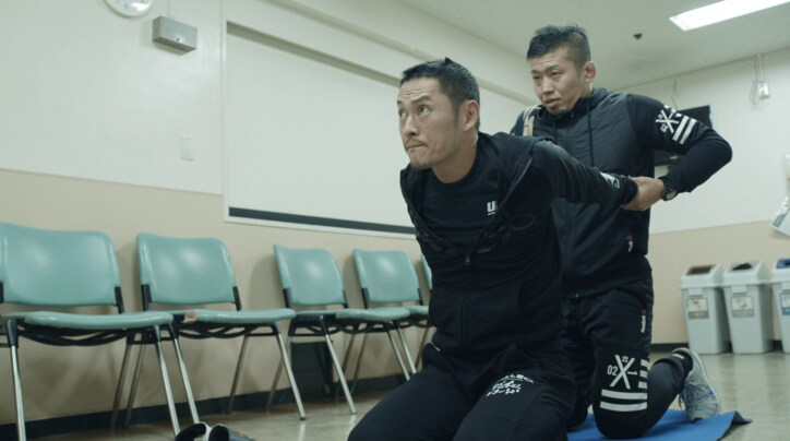 般若、自身初の長編ドキュメンタリー映画「その男、東京につき」のキービジュアル・場面写真解禁！