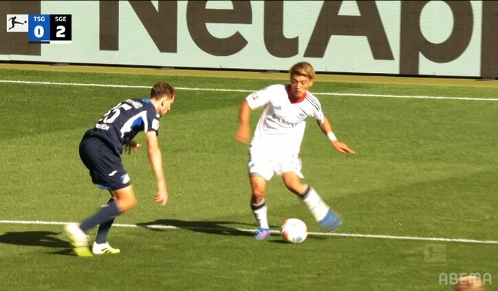 【写真・画像】スタジアム騒然！ 堂安律、50m爆速スプリント→完璧ゴール「嗅覚が爆上がり」「ちゃんと走ってるから点が取れる」移籍後初の１試合２得点　1枚目