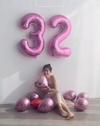 「ずっとずっと可愛い」「癒されました」小嶋陽菜、キュートなキャミソール姿を公開しファン絶賛