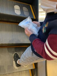 宮崎謙介『おやつ？』