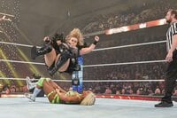 【映像】最強女子が悶絶した圧巻“巨尻クラッシュ”