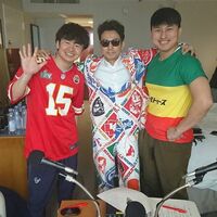 オードリー若林、“ド派手スーツ”のピース綾部との3ショット公開「想像以上に派手」