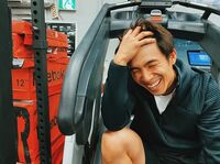 中尾明慶、仲里依紗との仲良し変顔ショットを公開「さいこーです」「幸せが溢れてる」の声