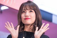 AKB48・加藤玲奈、一糸まとわぬ姿に？セクシーすぎる“完全すっぴん”ショットを披露