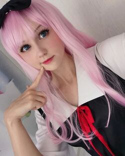 ドイツ美女Kaddiが「かぐや様は告らせたい」藤原書紀のコスプレ披露！「私の女神」と反響