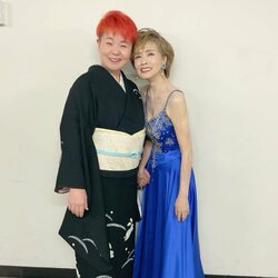 島津亜矢、小柳ルミ子との“手つなぎ2ショット”公開「いつ体を休めてらっしゃるのか…」心配する声も
